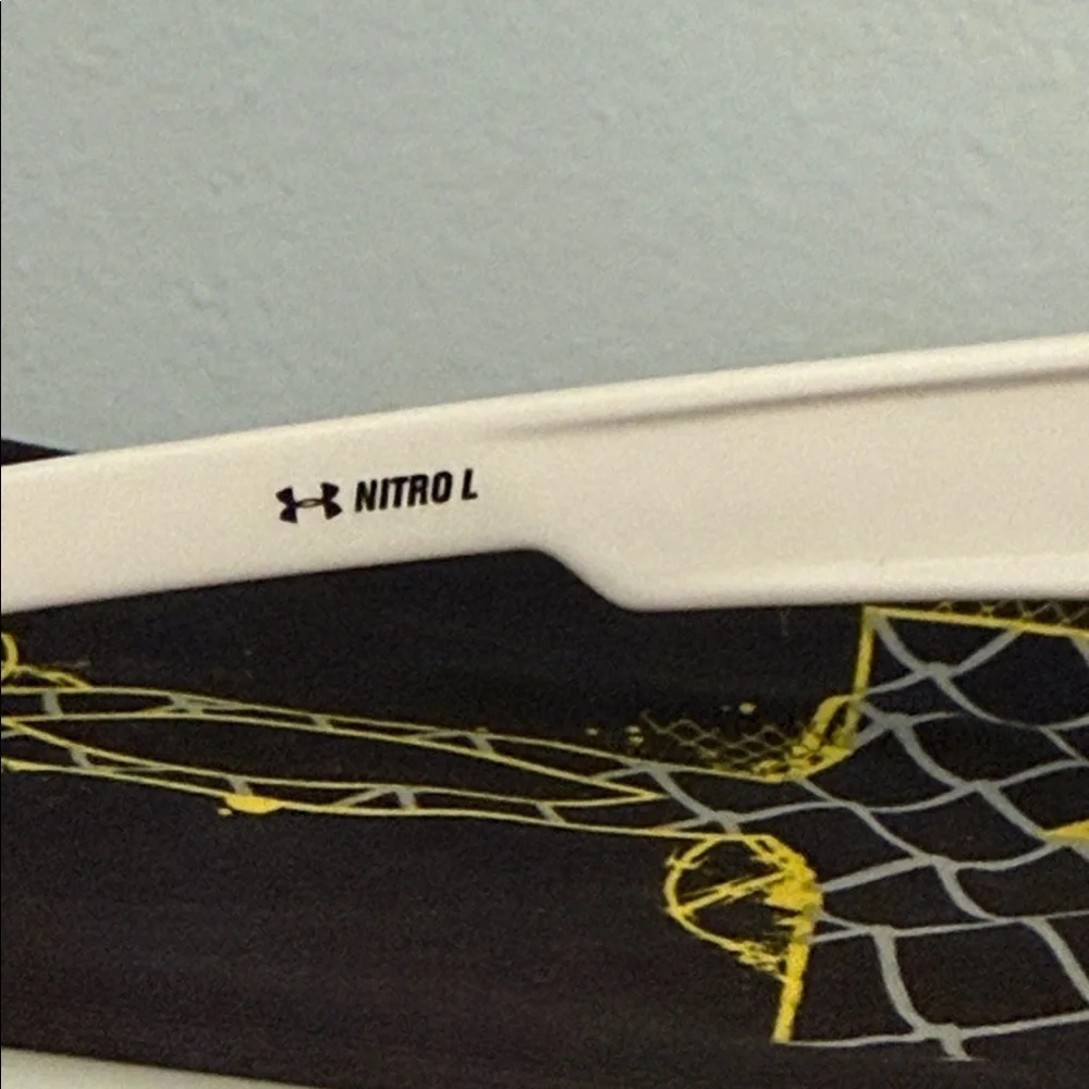 Under Armour UA White Nitro L Youth Sunglasses with dustbag